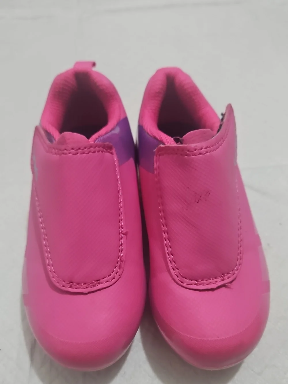 Kids Carters  Athletic Shoes in Bright Pink Sz 7